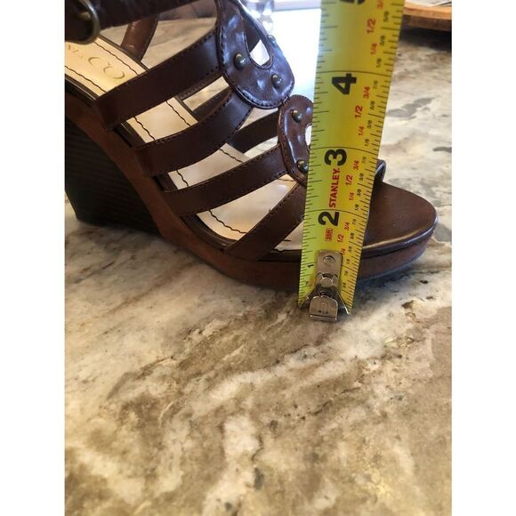 Nine & Co brown strappy wedge sandal - Picture 5 of 9